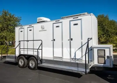 4 unit bathroom trailer